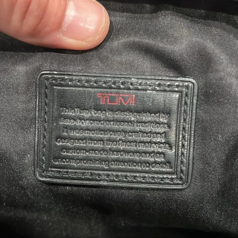 Tumi alpha 2 t-pass briefcase laptop bag black 26514dh in GUC black